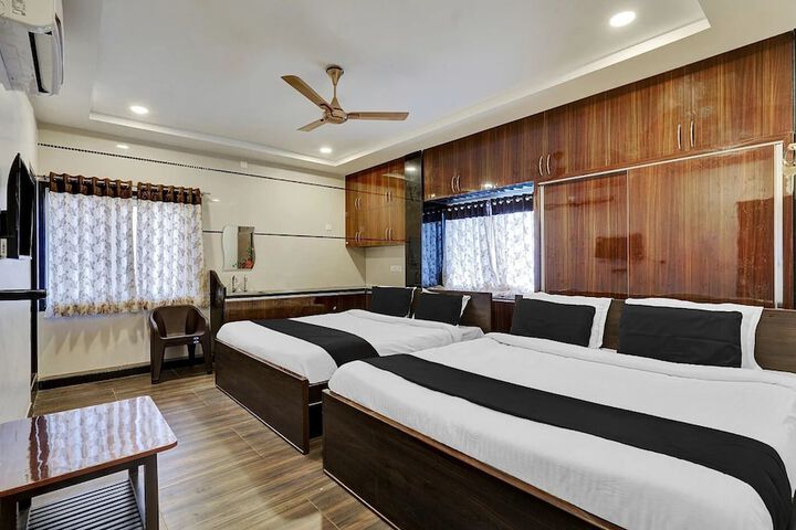 Room 6 of 14