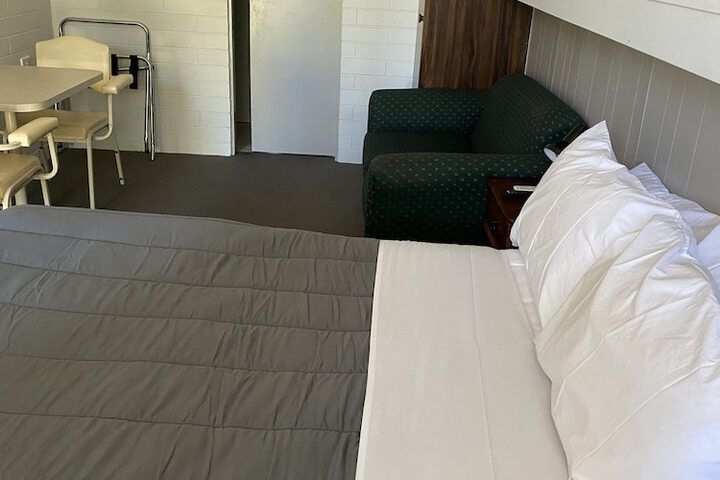 Room 11 of 50