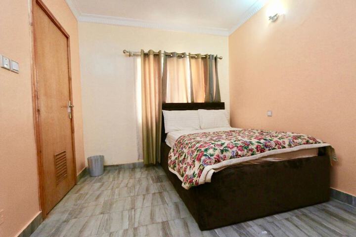 Room 6 of 38