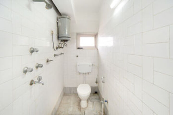 Room 6 of 42