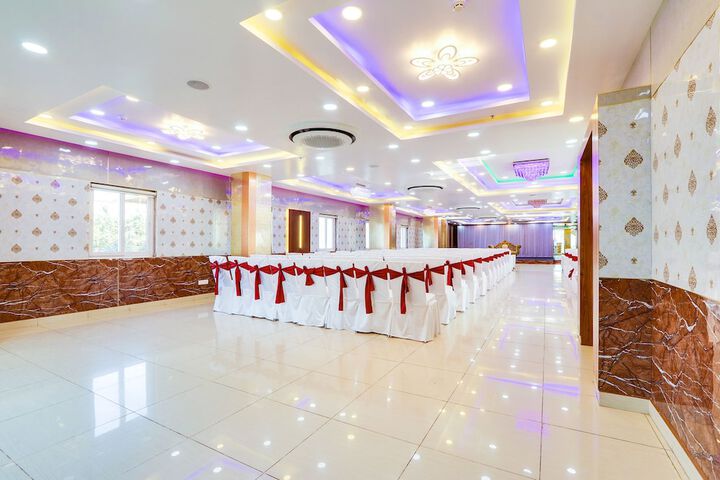 Ballroom/Hall 36 of 42