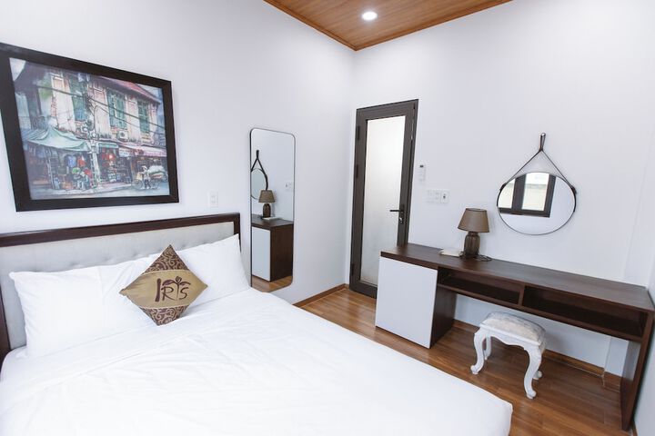 Room 9 of 27