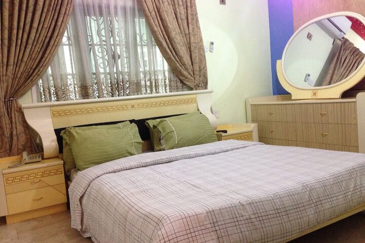 Room 2 of 44