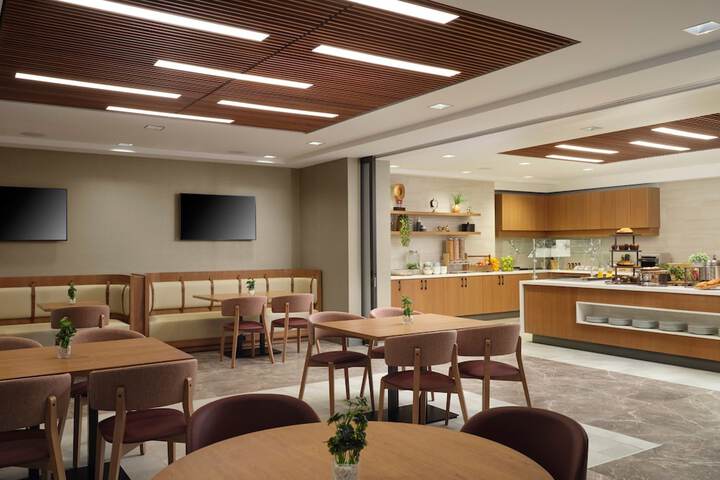 Breakfast/Coffee Service 65 of 90