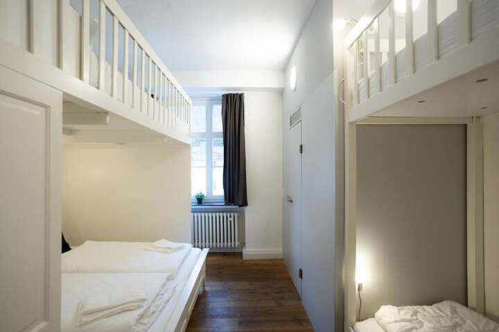 Room 3 of 34