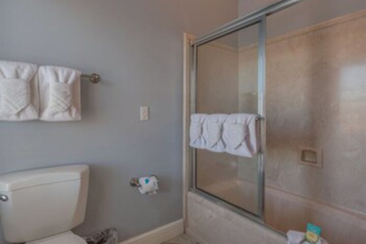 Room 7 of 42