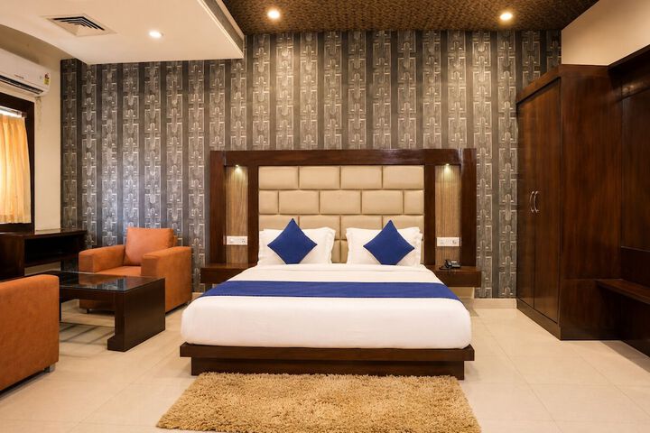 Room 12 of 17