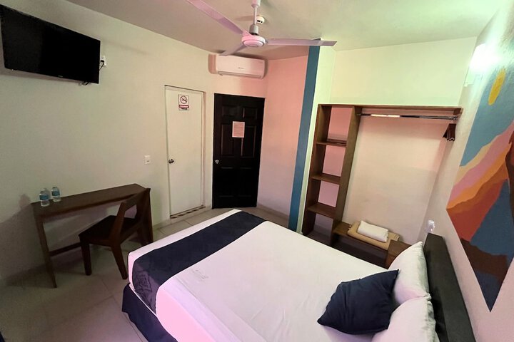 Room 8 of 33