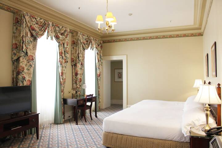 Room 15 of 44