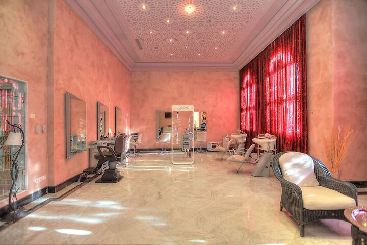 Hair salon