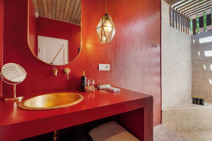 Room 42 of 59
