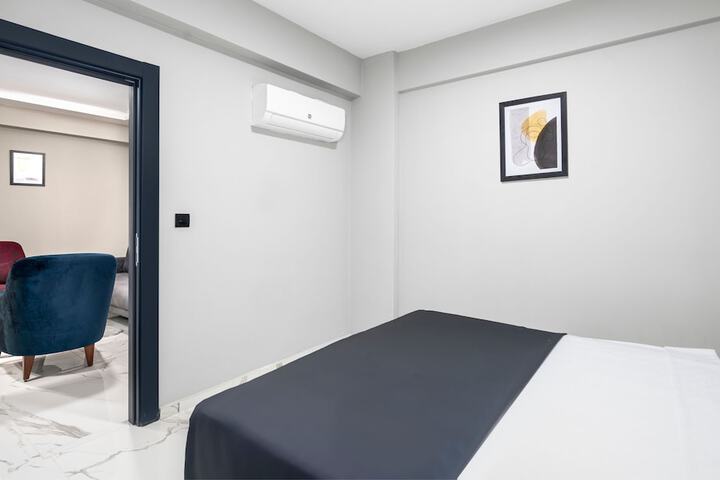 Room 7 of 89