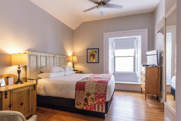 Room 3 of 6