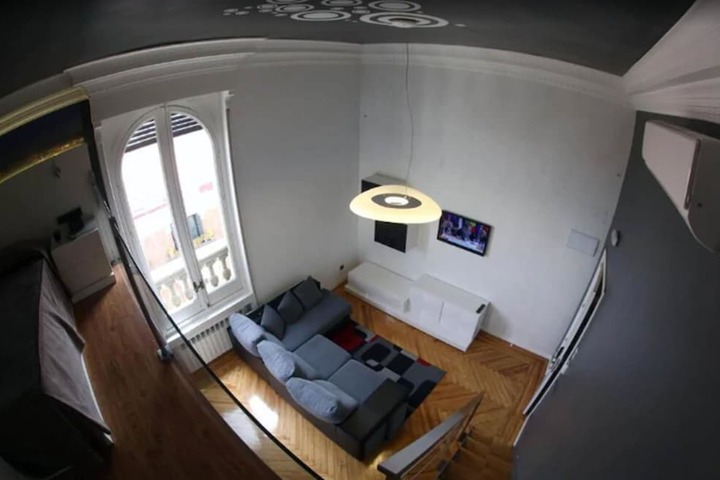 Room 3 of 68
