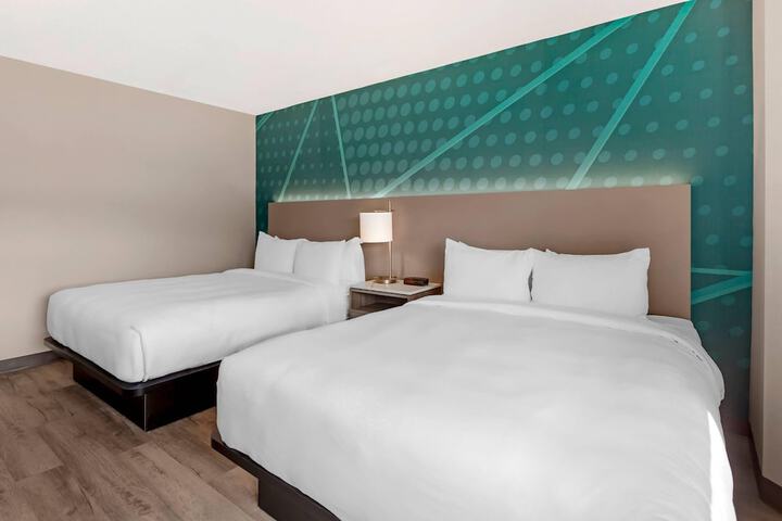 Room 3 of 20