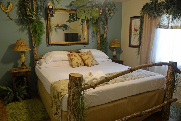 Room 35 of 51