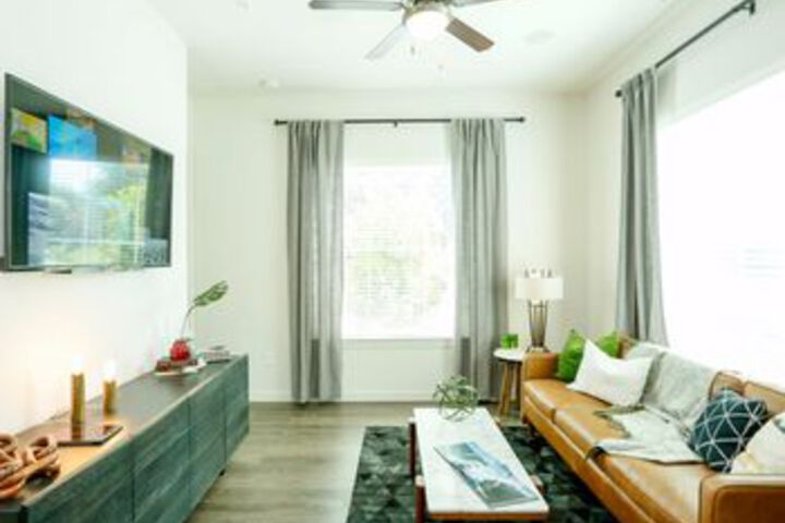 Room 33 of 37