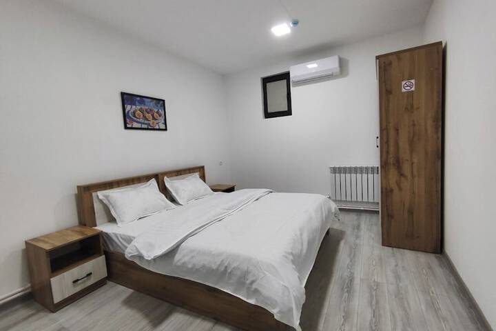 Room 9 of 23