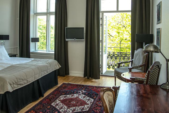 Room 4 of 60
