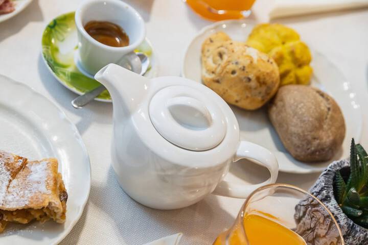 Breakfast/Coffee Service 41 of 53