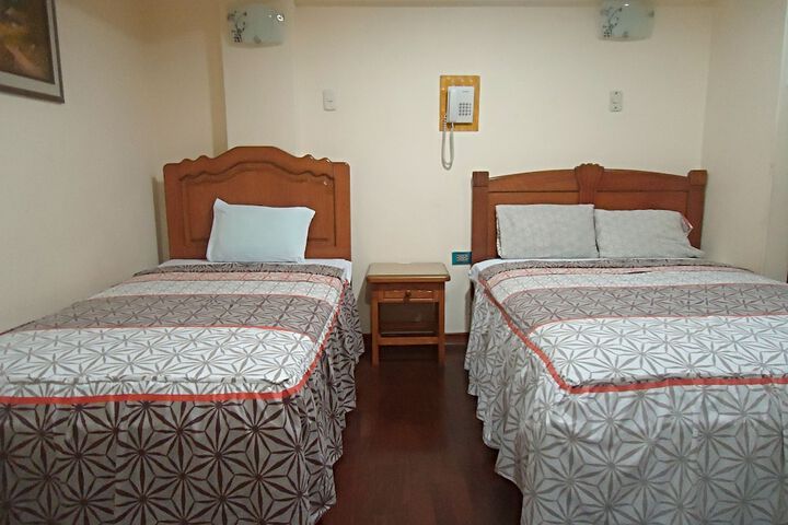 Room 25 of 74