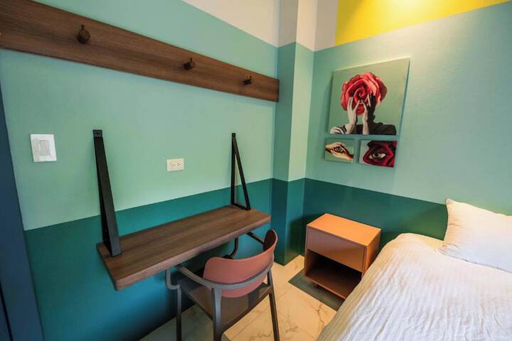 Room 15 of 98