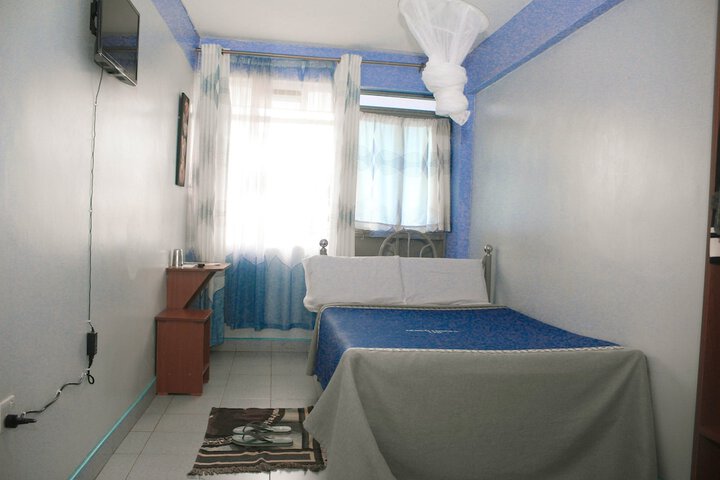 Room 8 of 35