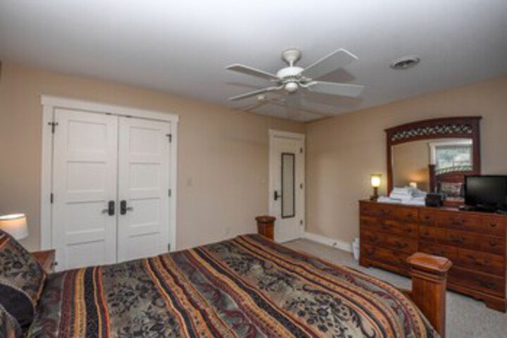Room 38 of 41