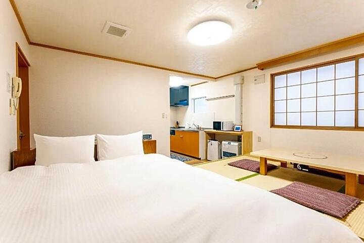 Room 9 of 26