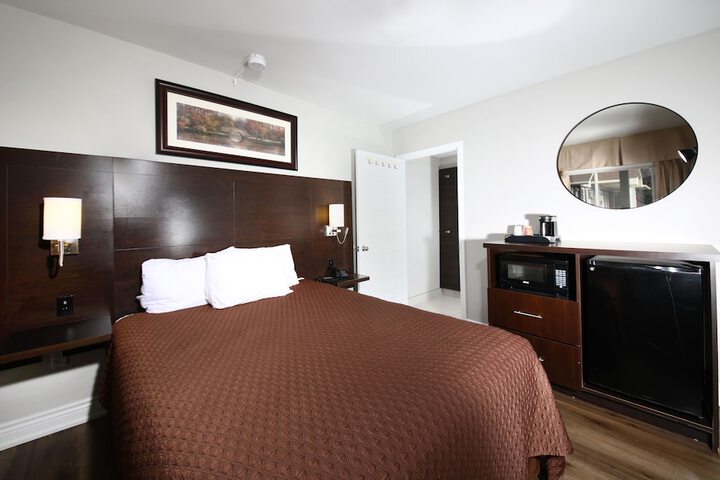 Room 10 of 30