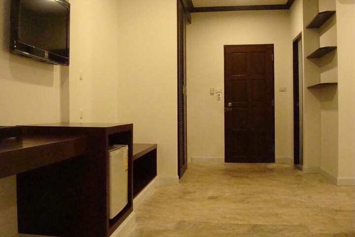 Room 17 of 43