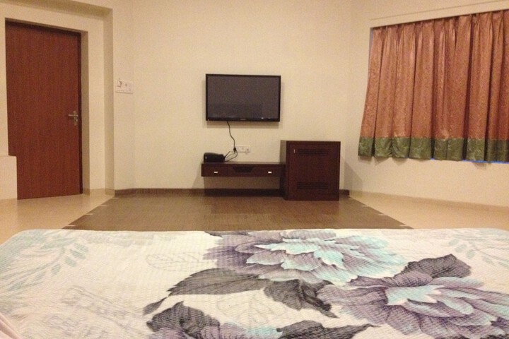 Room 43 of 157