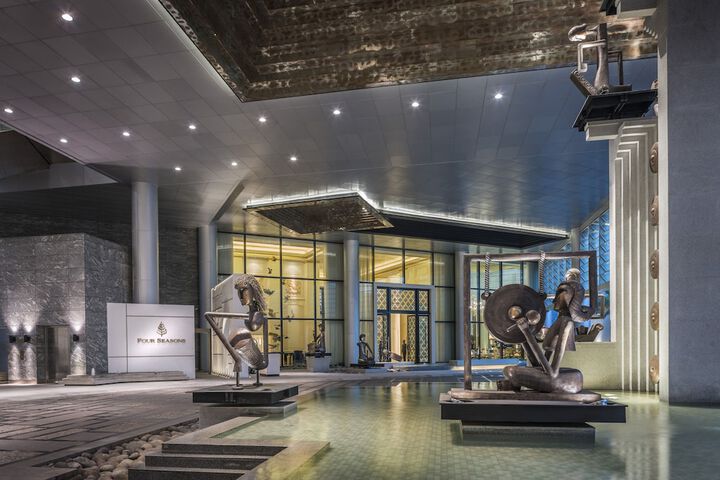 Hotel Lobby