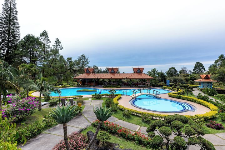 Pool Hotel