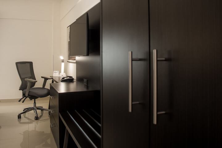 Room 5 of 43