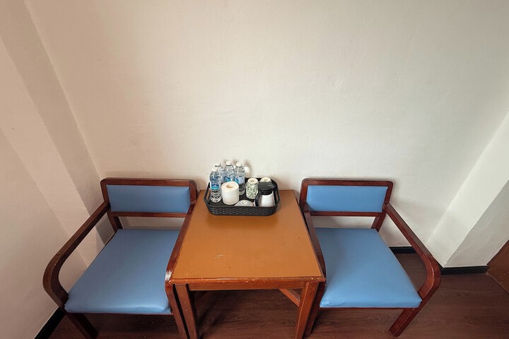 Room 49 of 86