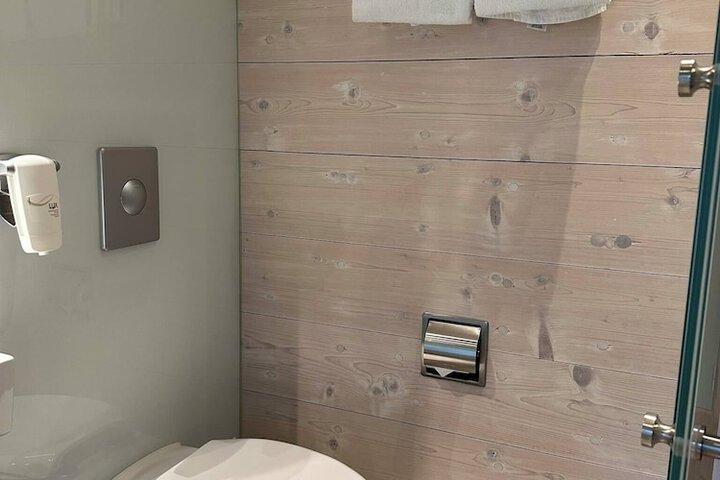 Room 28 of 59