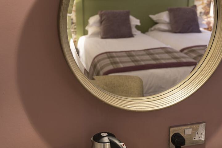 Room 26 of 86