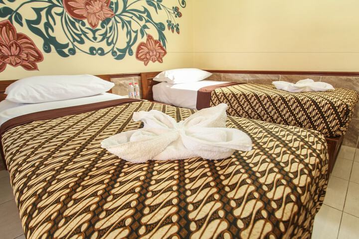 Room 4 of 33