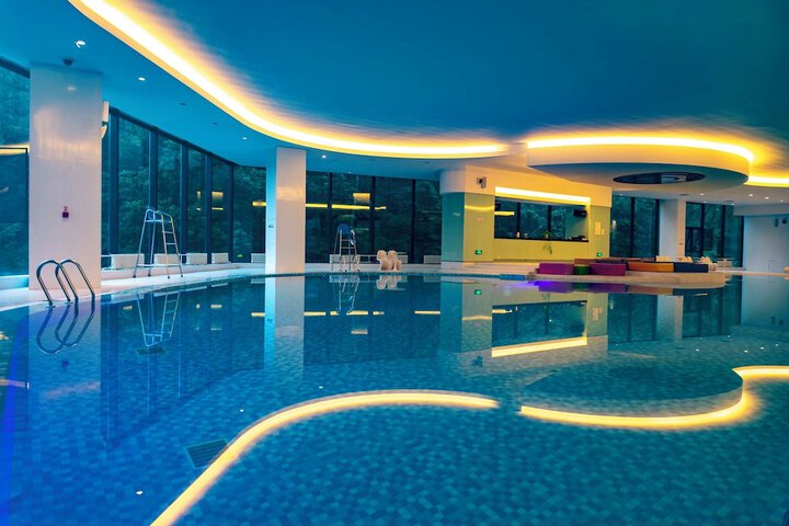 Pool 28 of 63