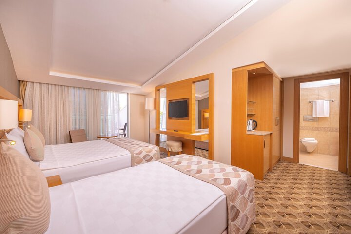 Room 44 of 321