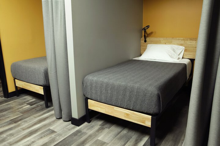 Room 17 of 39