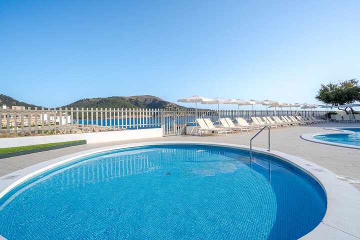 Pool Hotel