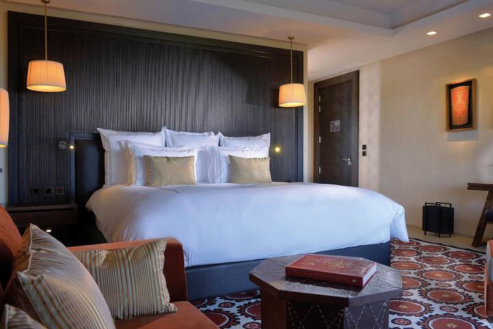 Room 21 of 212