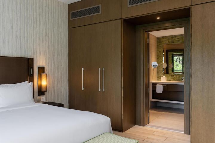 Room 42 of 139
