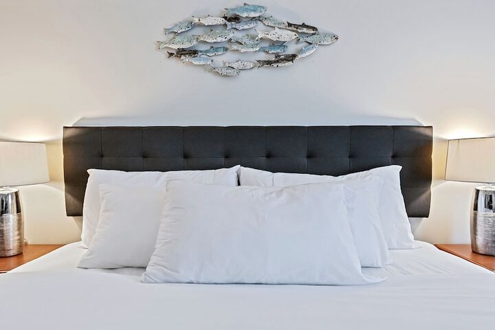 Room 9 of 15