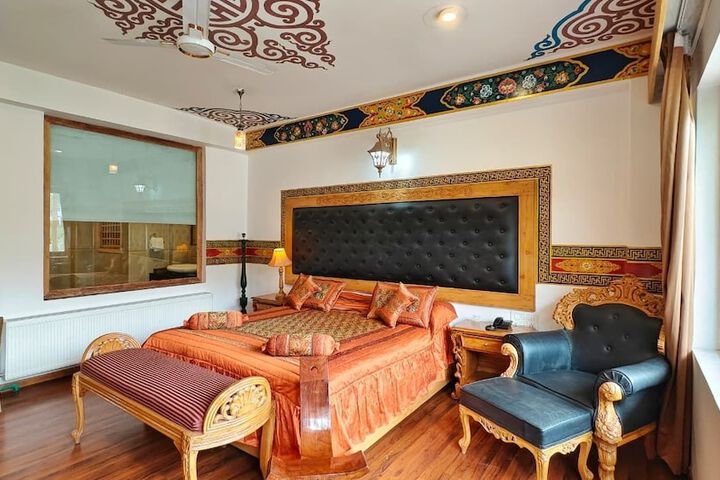 Room 14 of 38