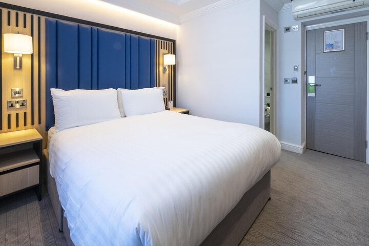 Room 47 of 109
