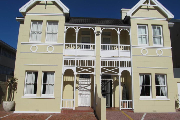 THE VIC PORT ELIZABETH HOTEL