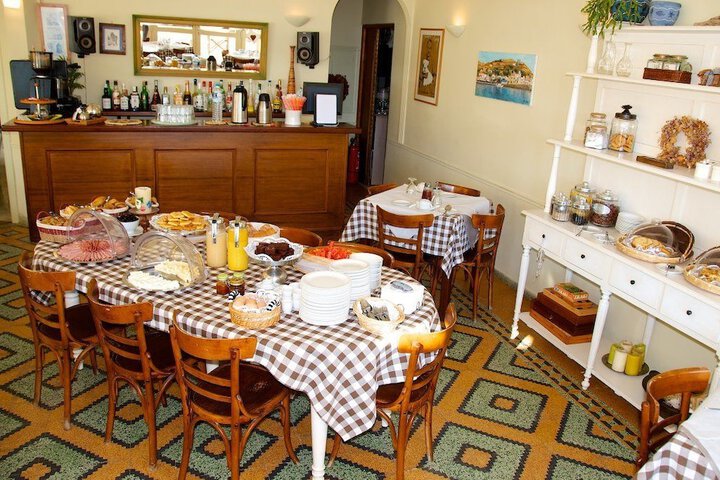 Breakfast/Coffee Service 29 of 43